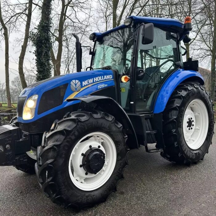 NEW HOLLAND TD5.95 - 2023