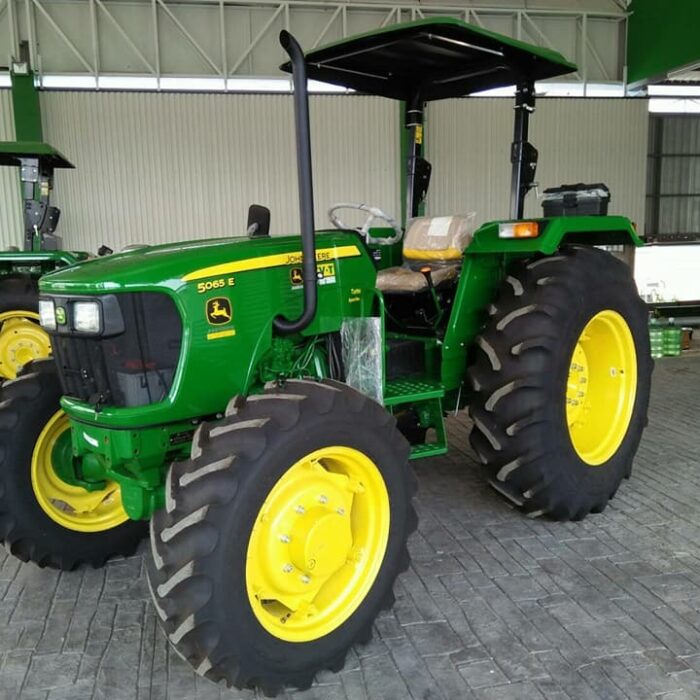 JOHN DEERE 5065E - 2024