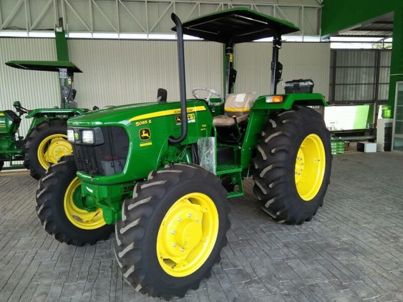 JOHN DEERE 5065E - 2024